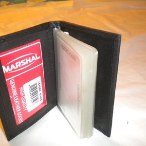 BRAND NEW BLACK CREDIT CARD HOLDER W/M COMPARTMENT